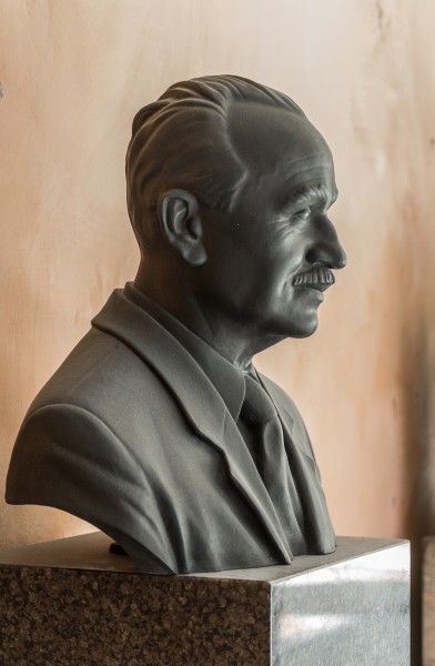 Johann Radon (1887-1956), Nr. 107, bust (bronce) in the Arkadenhof of the University of Vienna-2903
