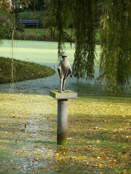 Jongen met vogeltje Maria van Everdingen Rengerspark leeuwarden