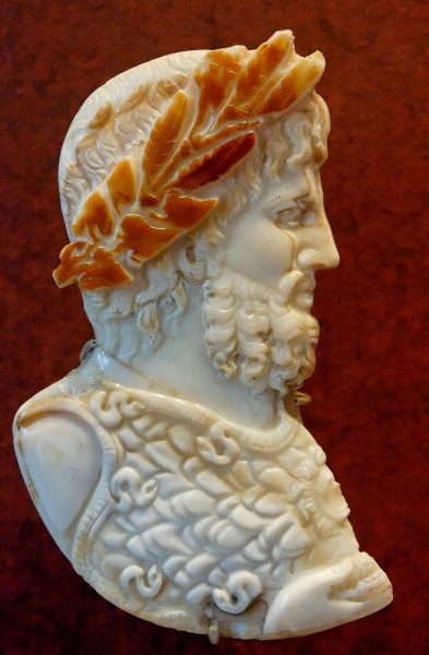 Jupiter cameo Louvre Bj1820