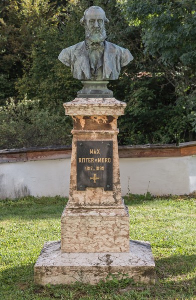 Klagenfurt Viktring Stein Friedhof Bueste des Max Ritter von Moro 03102016 4523