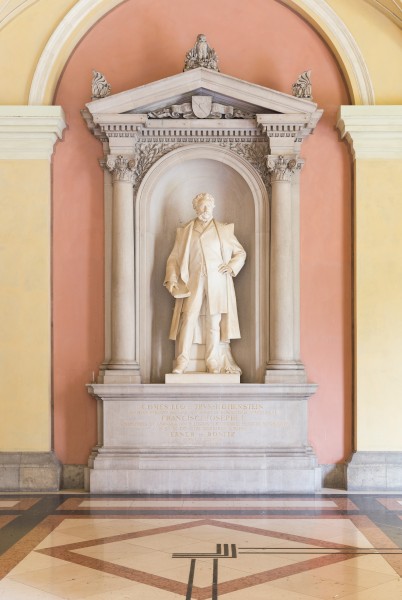 Leo Graf Thun und Hohenstein (Nr. 58) Statue in the Arkadenhof, University of Vienna-9212-Bearbeitet