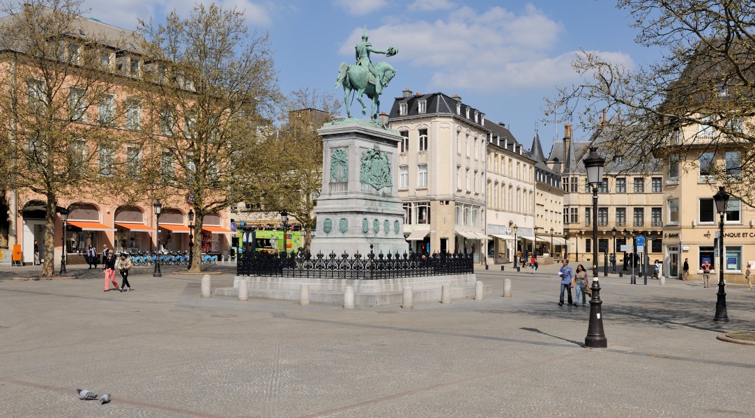 Luxembourg pl Guillaume II vers rue de la Reine wide
