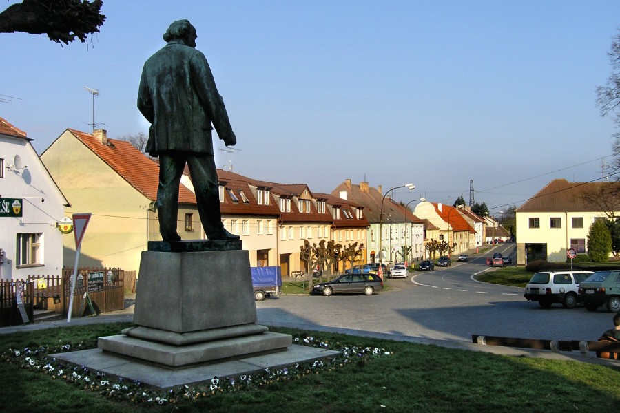 Mirotice square2