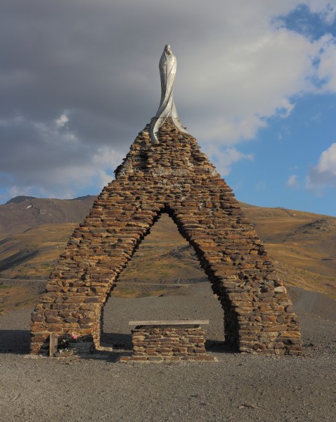 Monument of Our Lady of the Snows (Francisco López Burgos) at Pico Veleta - Sierra Nevada - 2014-08-07 corrected