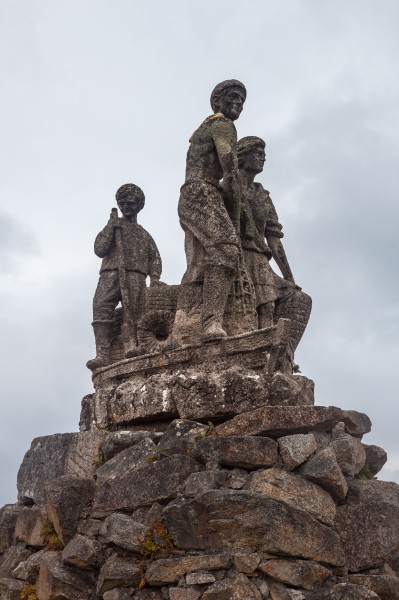 Monumento á Familia Mariscadora. O Grove. Alfonso Vilar Lamelas 1972-2