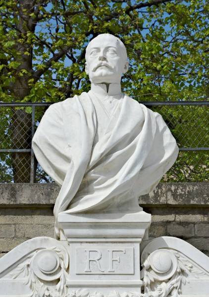 Paris Monument Waldeck-Rousseau buste 2014