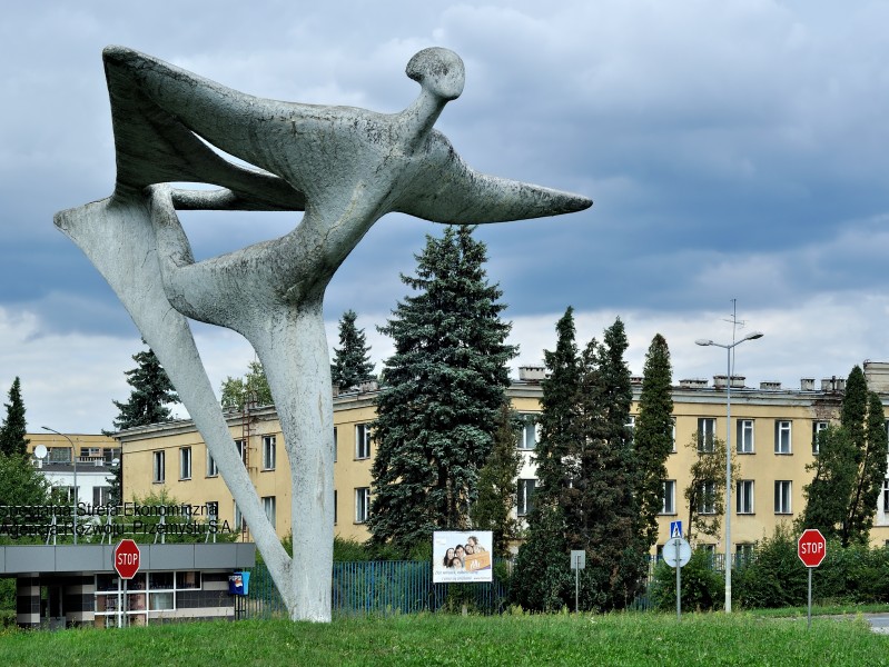 PL-PK Mielec, rzeźba Lot (Henryk Burzec 1964-1966) 2016-08-15--15-19-38-002