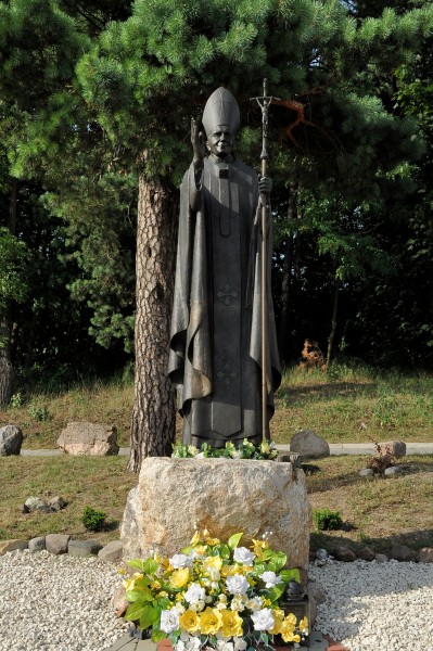 PL-PK Niwiska (województwo podkarpackie), pomnik Jana Pawła II 2012-07-01--17-24-37-001
