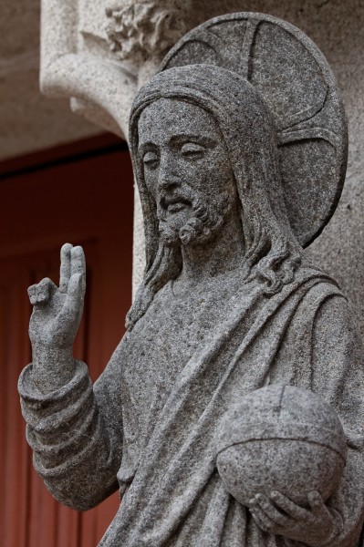 Quimper - Cathédrale Saint-Corentin - Portail - Statue du Christ - PA00090326 - 0001