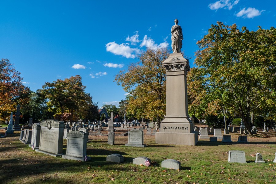 Richard Borden and family grave at Oak Grove Cemetery, Fall River MA
