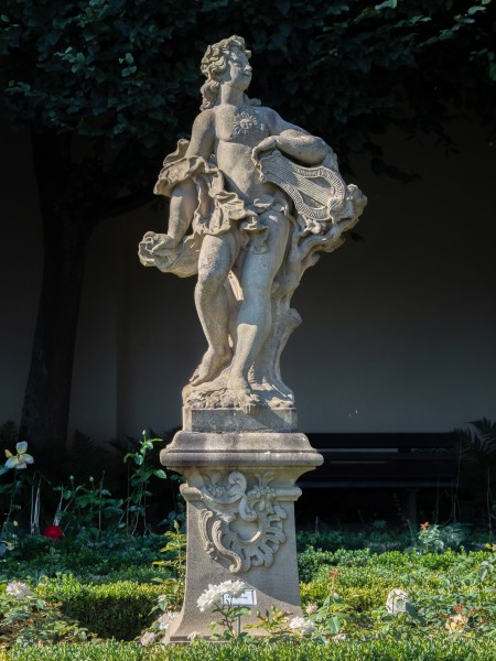 Rosengarten Statue mit Lyra 7264821