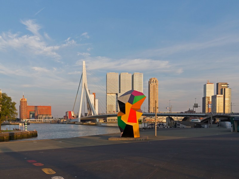 Rotterdam, sculptuur bij de Erasmusbrug foto8 2015-08-02 20.40