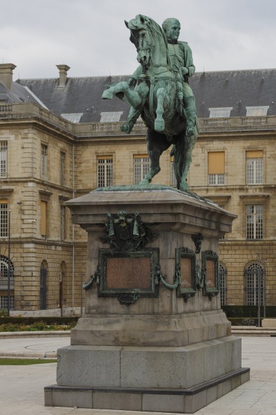Rouen France-Hotel-de-ville-01