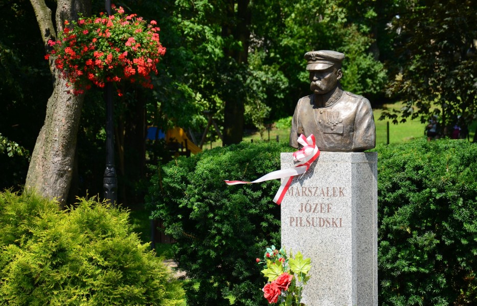 Rypin, park im. Marszałka J. Piłsudskiego, popiersie