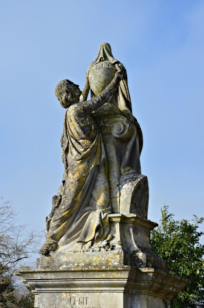 Saint-Gaudent 86 Pierre tombale XIXe détail 2014