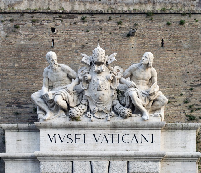 Sculptures above the entrance of Vatican Museums