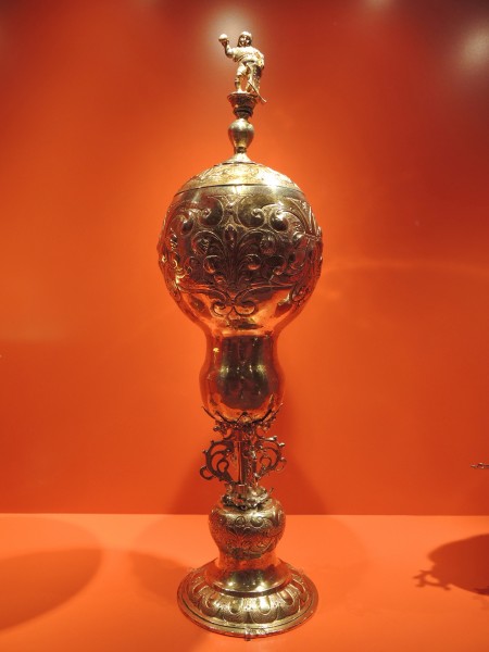 Silberobjekte aus dem Rathaus - Birnbecher Kloster Pfäfers 1614 - Stadtmuseum Rapperswil 2012-12-01 16-14-40 (P7700)