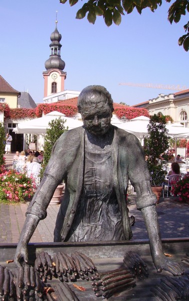 Spargeldenkmal Schwetzingen 02