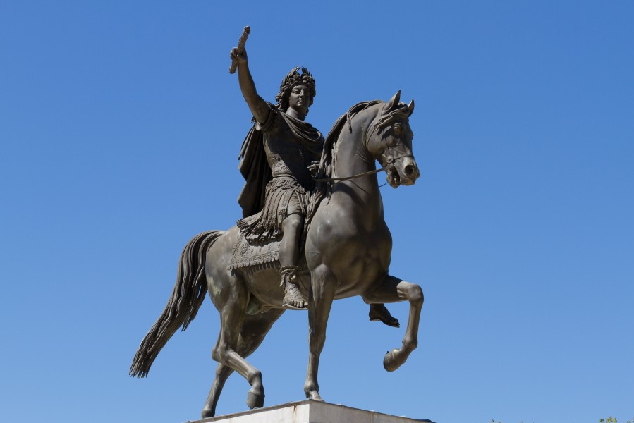 Statue de Louis XIV - Place Royale à Montpellier 02