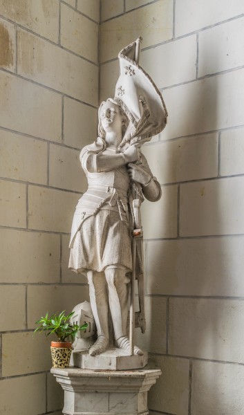 Statue in the collegiate Saint Ours of Loches