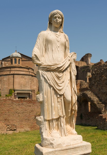 Statue Maison des Vestales Forum Romanum Rome