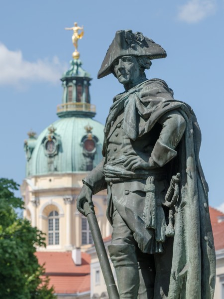 Statue of Frederick the Great in front of Schloss Charlottenburg, Berlin 20130720 1