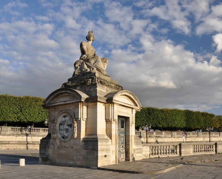 Statue of Strasbourg on place de la Concorde 005