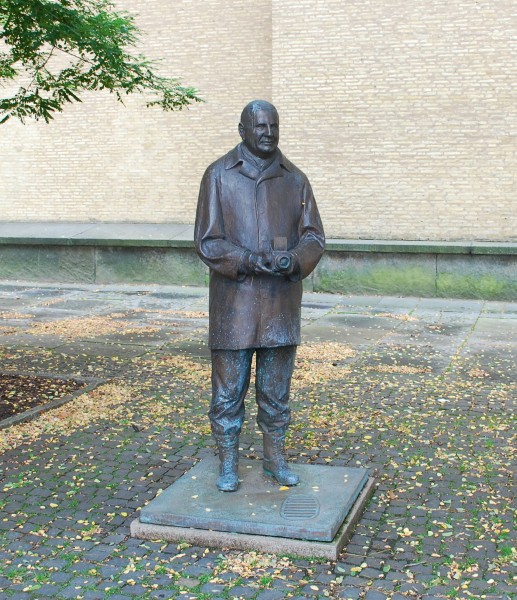 Statue of Victor Hasselblad