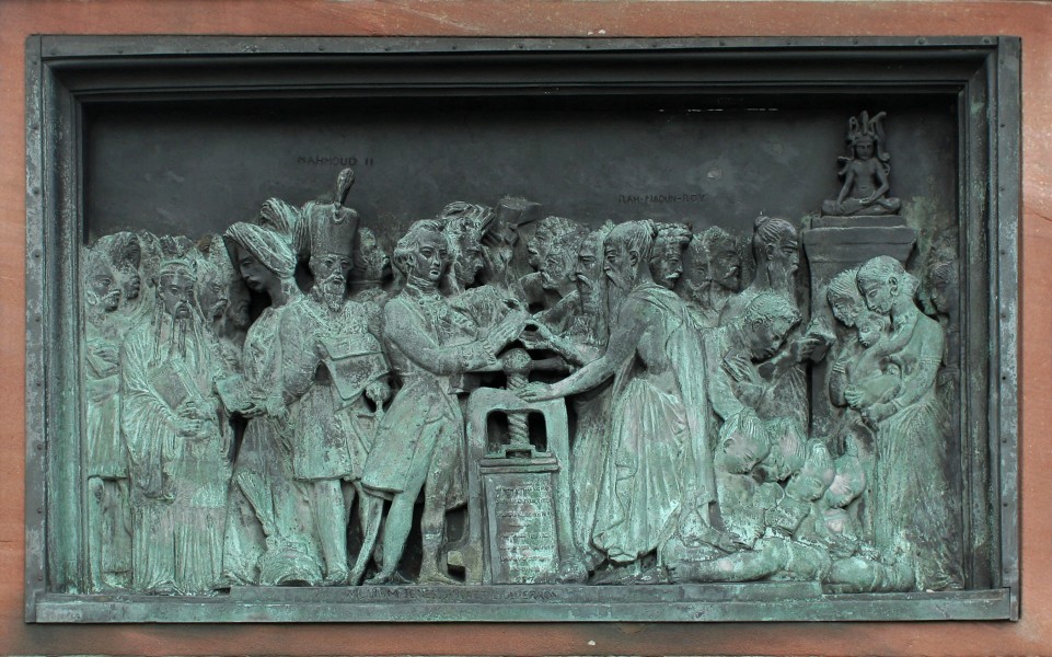 Strasbourg, place Gutenberg, statue de Gutenberg, David d'Angers 10