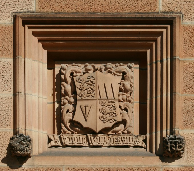 SydneyUniversity GreatHall SandstoneCrest 4