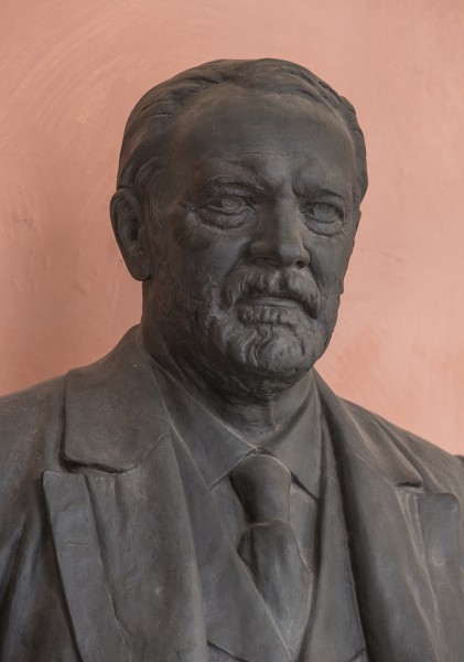Theodor von Sickel (1826-1908), Nr. 103 halfstatue (bronce) in the Arkadenhof of the University of Vienna-2512