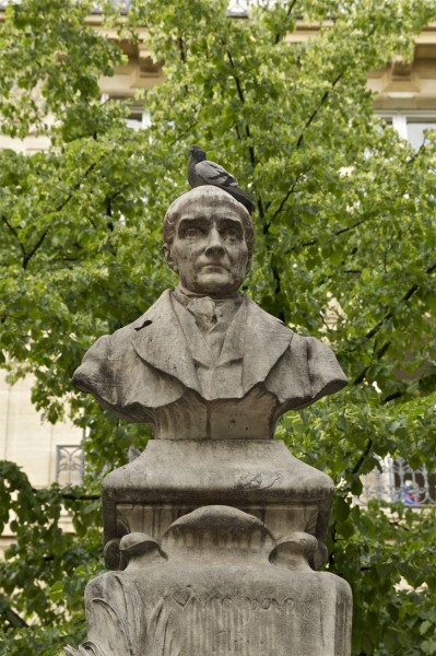 Top Auguste Comte place Sorbonne Paris
