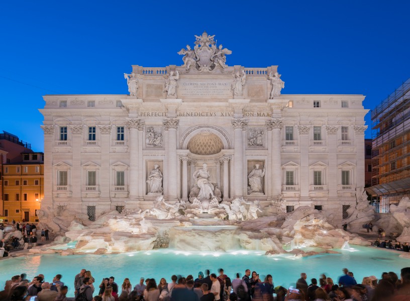 Trevi-Brunnen abends
