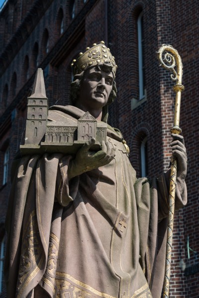 Trostbrücke (Hamburg-Altstadt).Skulptur 'St. Ansgar'.2.12071.ajb