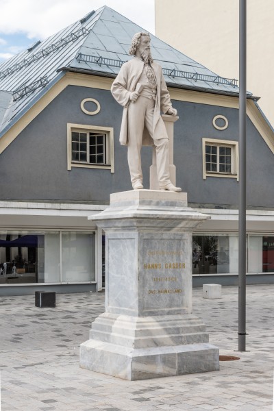 Villach Hanns Gasser Platz Hanns-Gasser-Denkmal NO-Ansicht 26062018 3671