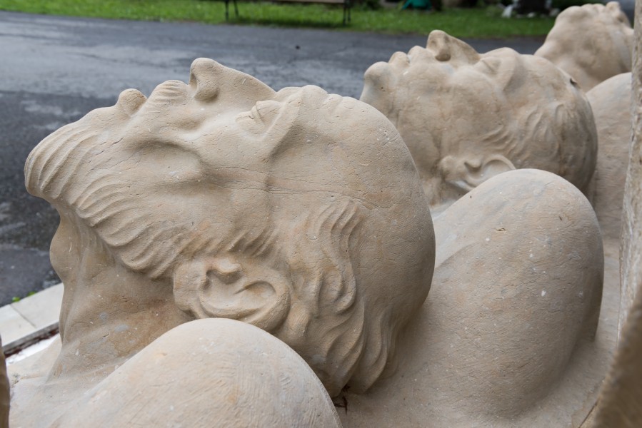Villach Sankt Martin Waldfriedhof Totenmal von Josef Dobner Kriegsopfer 17062015 4853