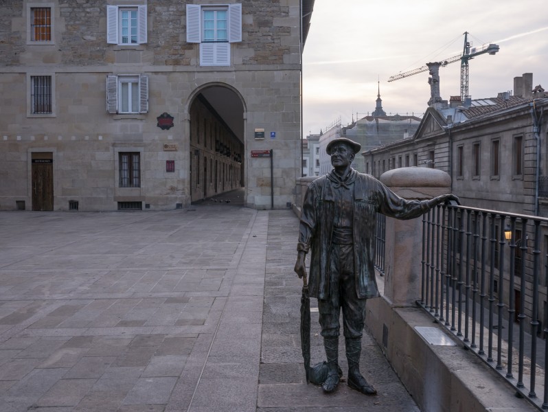 Vitoria - Estatua del Celedón 01