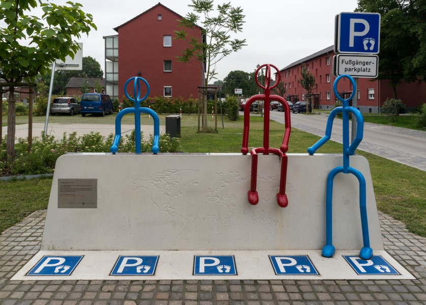 Wesel, Skulptur -Fußgängerparkplatz- -- 2014 -- 00644
