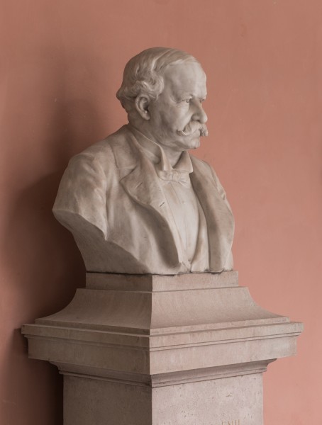Wilhelm Emil Wahlberg (Nr. 9) - Bust in the Arkadenhof, University of Vienna - 0231