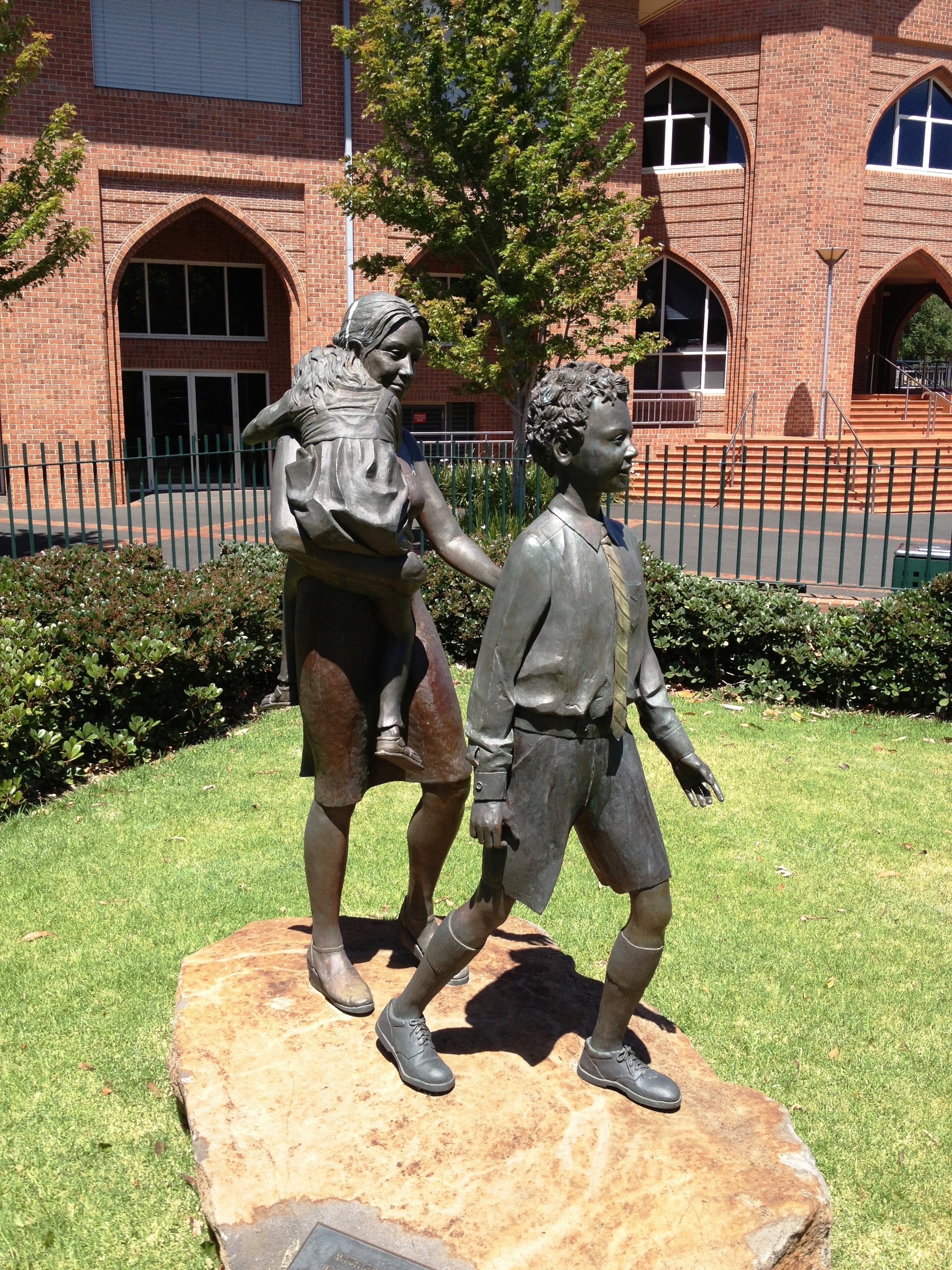Scotch College Statue