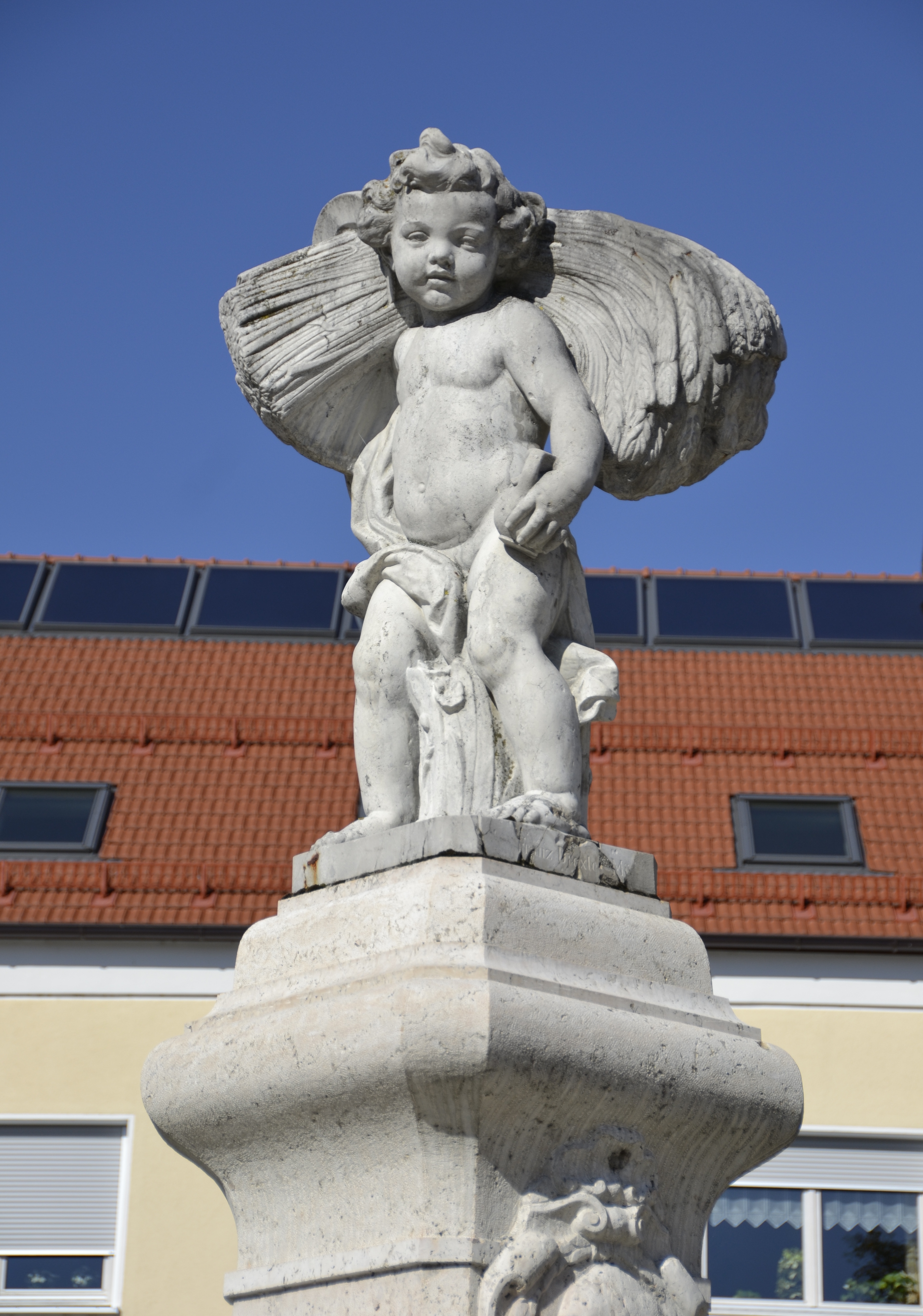 Stadtplatz Osterhofen - Brunnen (2)
