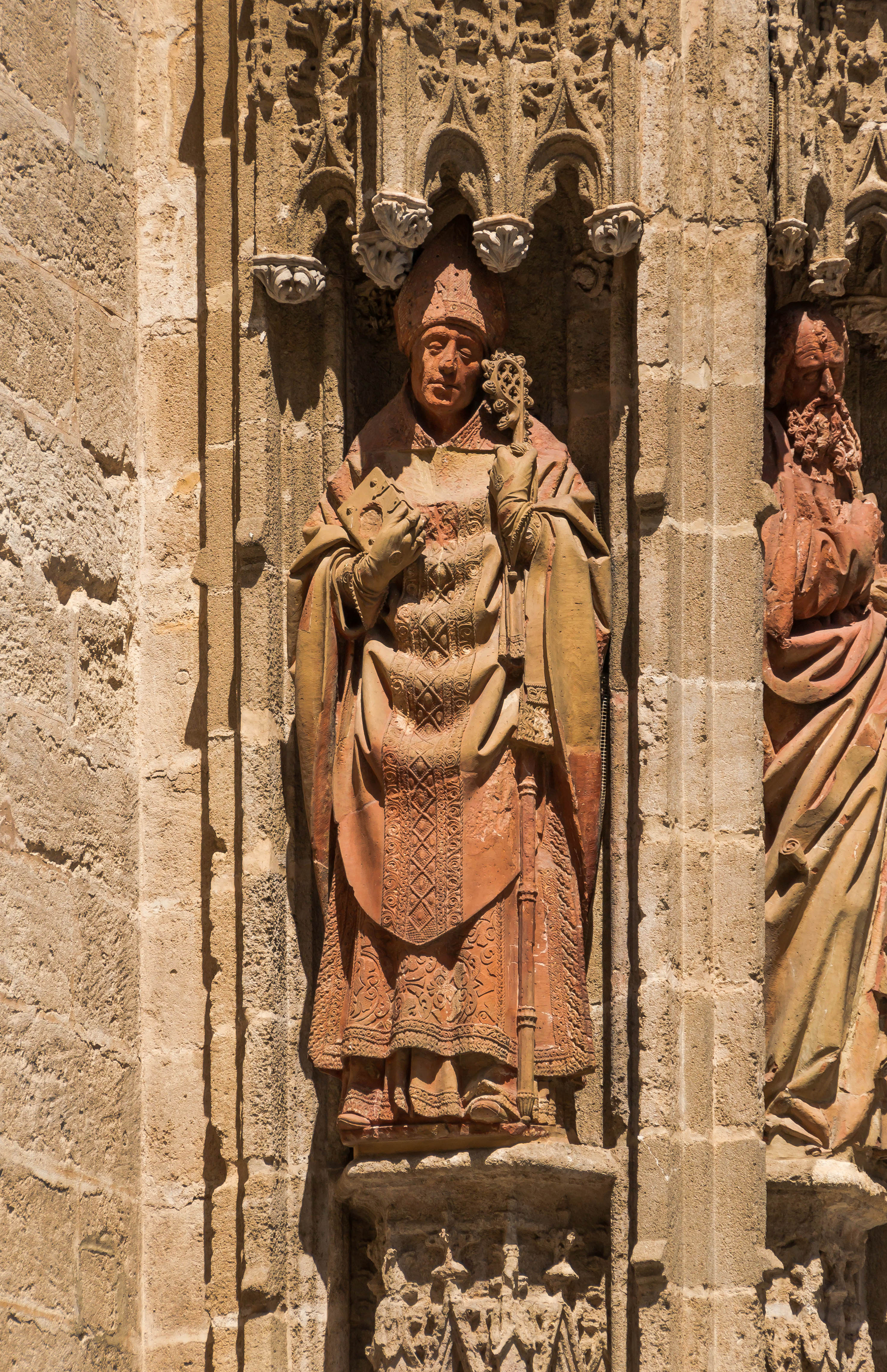 Statue Bishop cathedral Sevilla