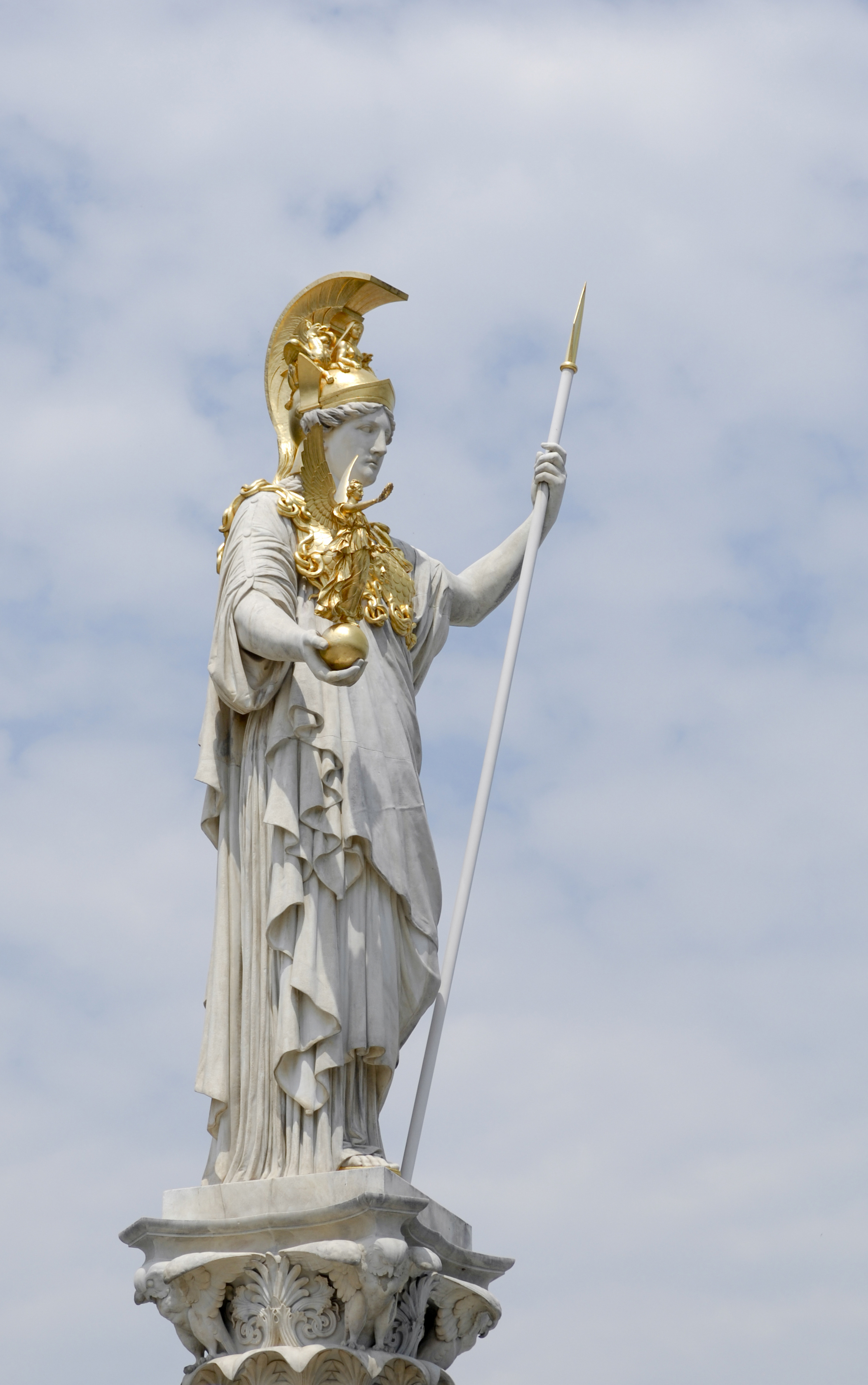 Statue of Athena, Parliament building (Vienna) 01