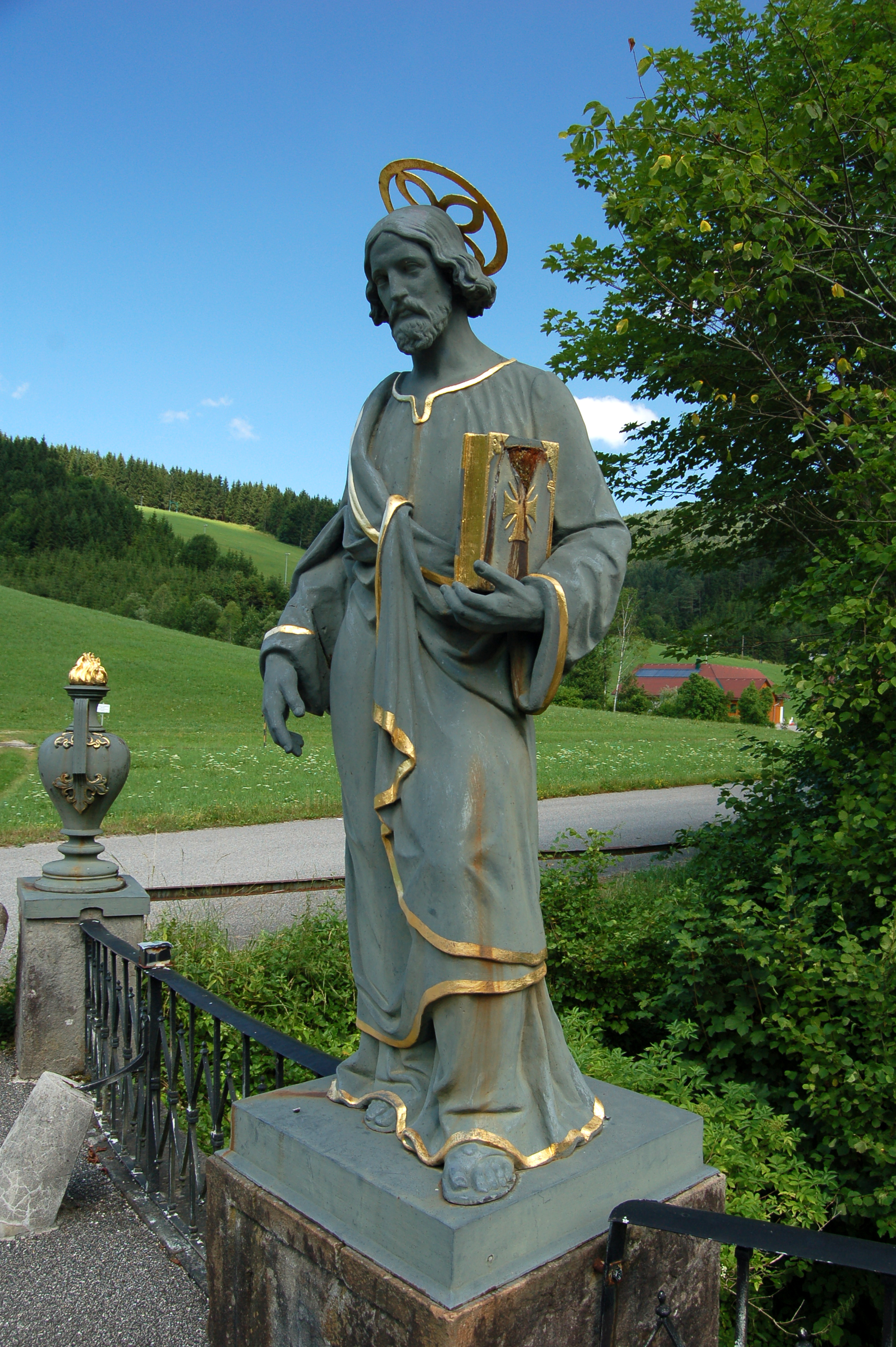 Töpperbrücke, St. Andrew statue
