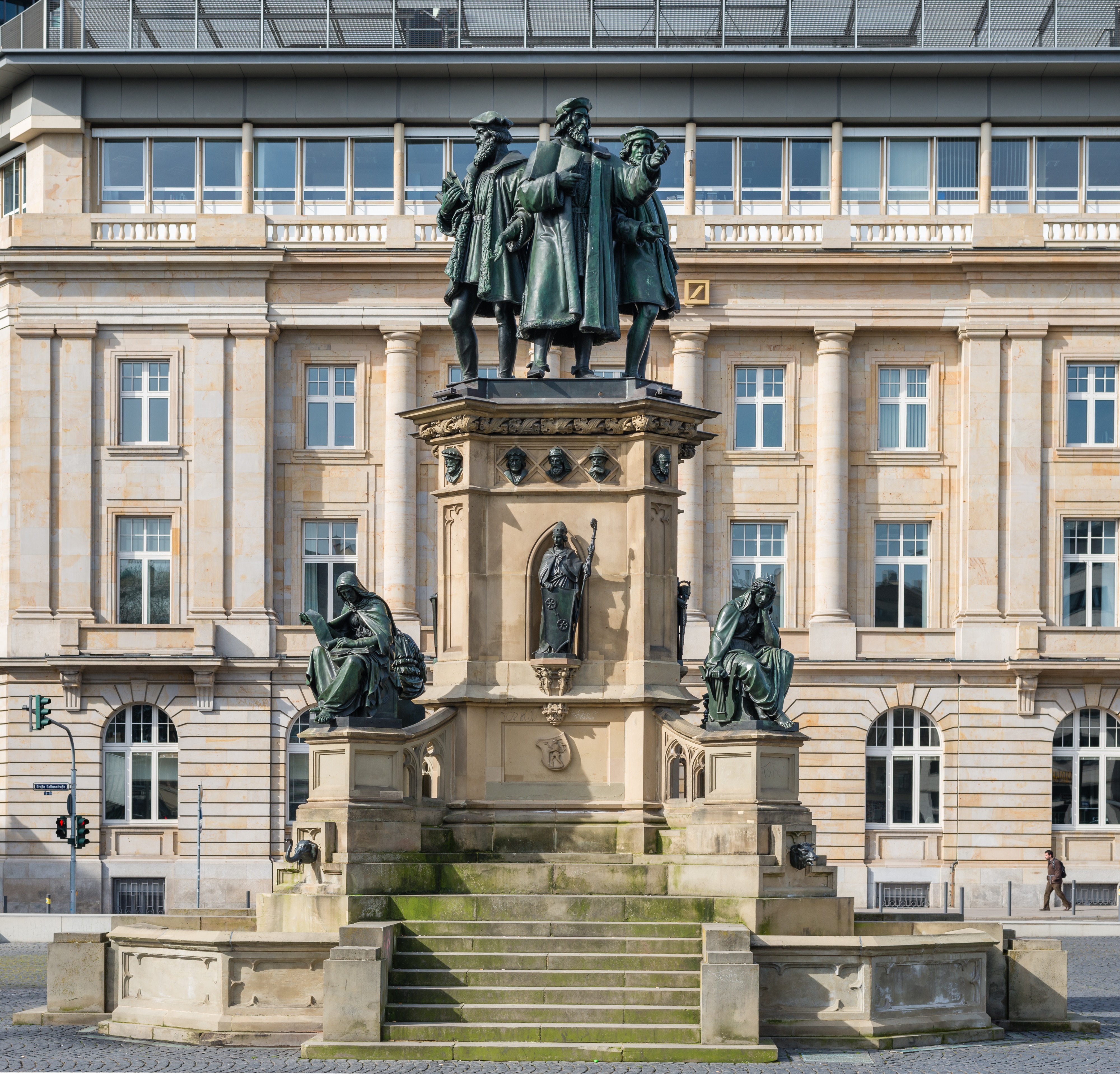 04-03-2015 Gutenberg-Denkmal Frankfurt Main 01