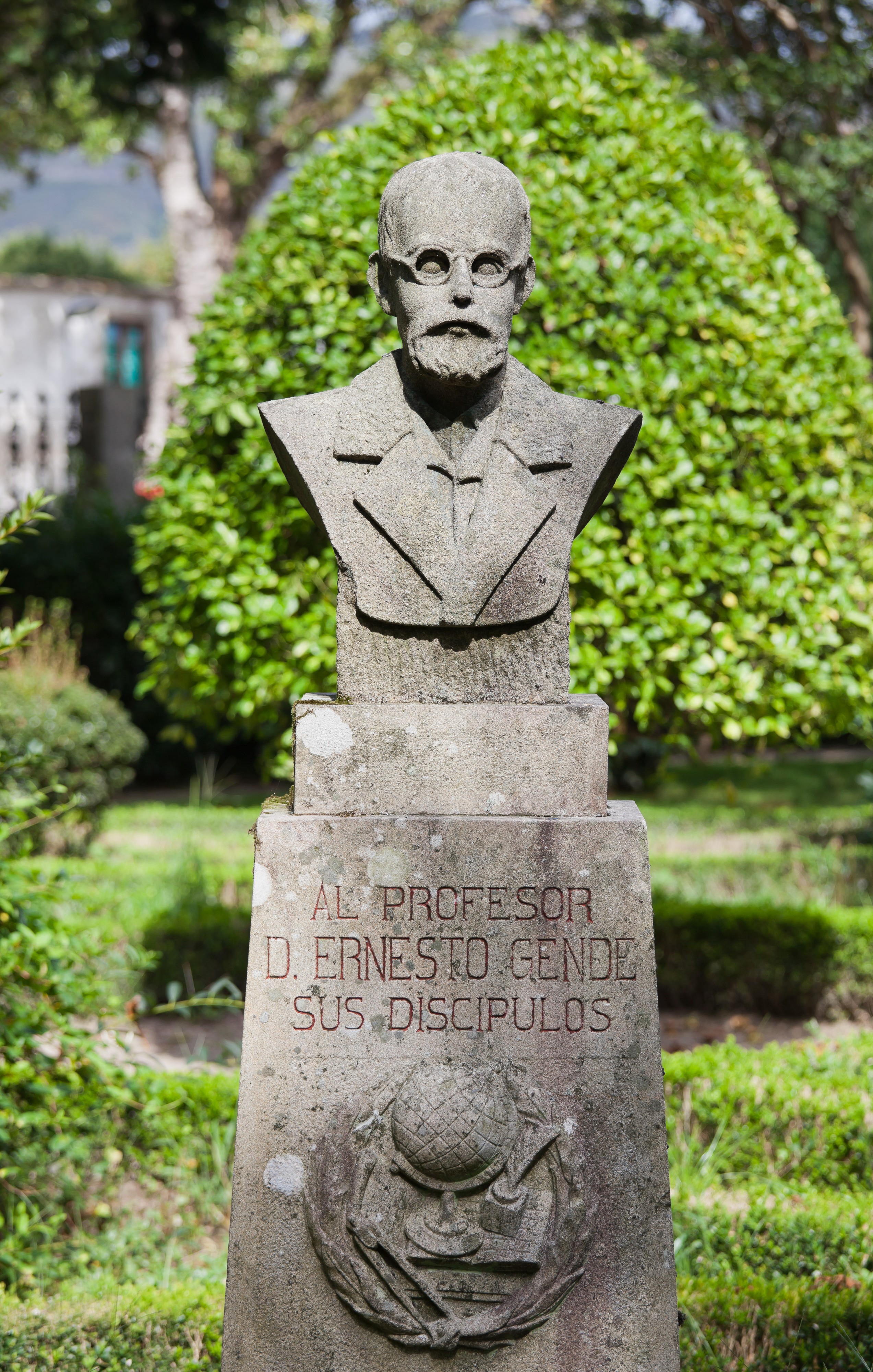 Busto de Ernesto Gende - Padrón - Galicia-2