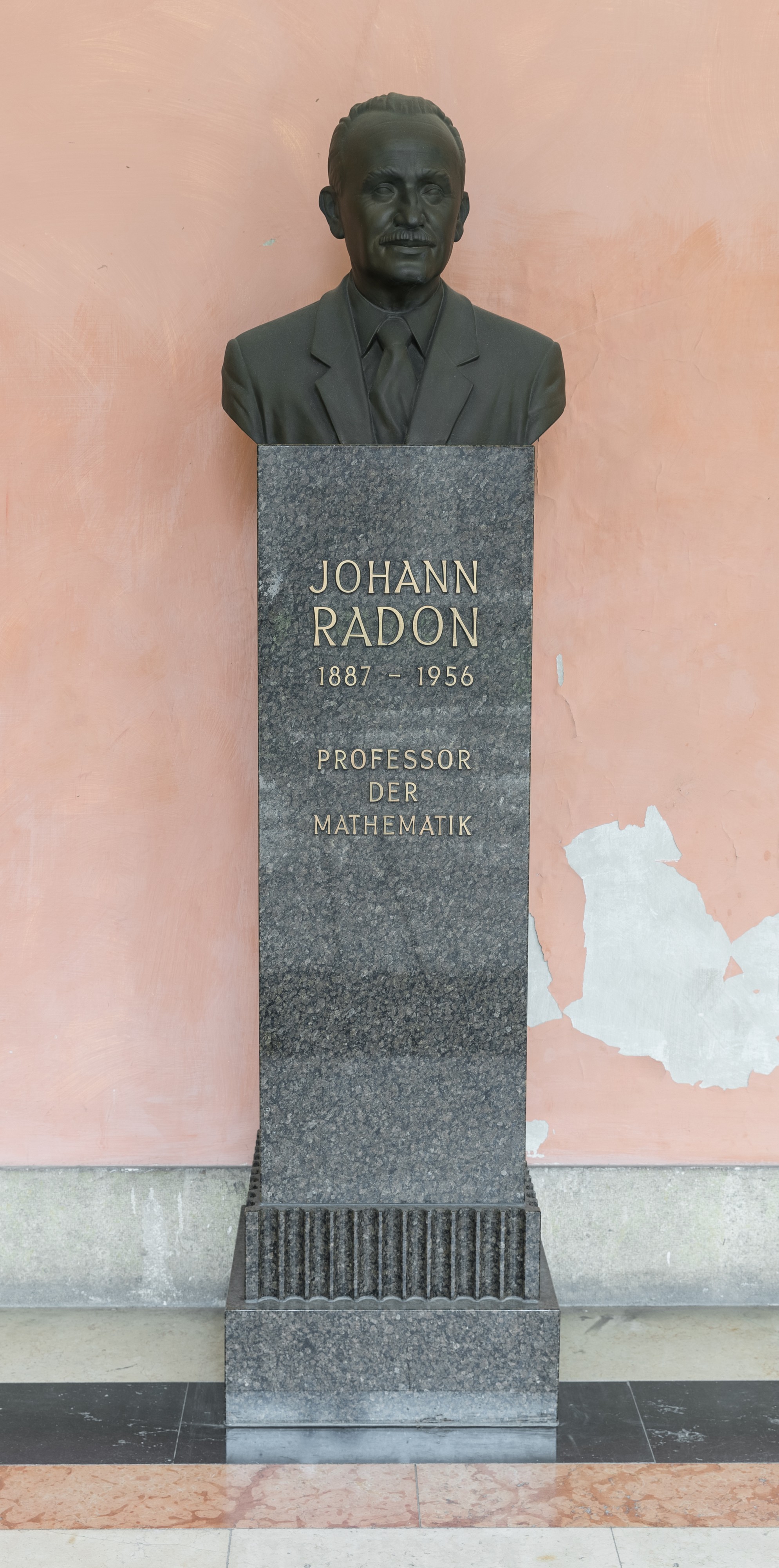 Johann Radon (1887-1956), Nr. 107, bust (bronze) in the Arkadenhof of the University of Vienna-2542-HDR