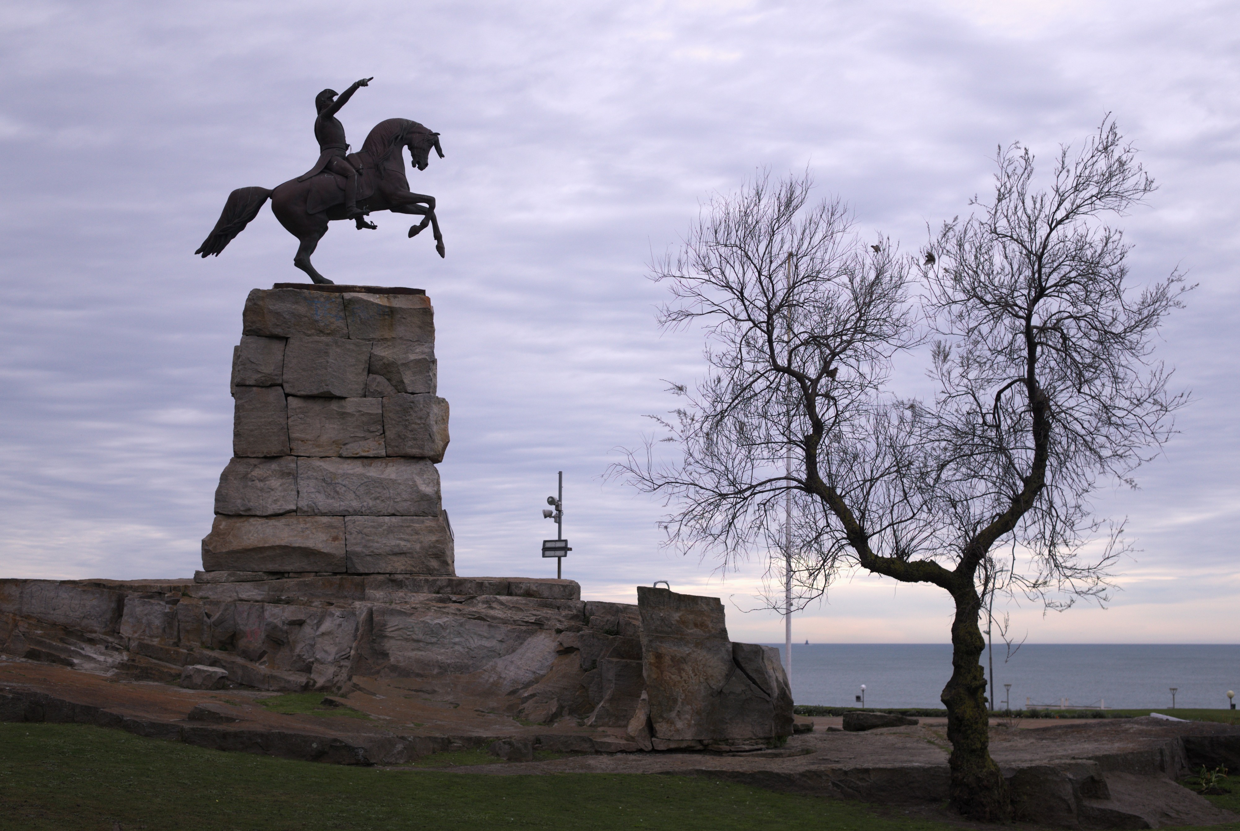 MonumentoEcuestreaSanMartin-MDP-ago2016