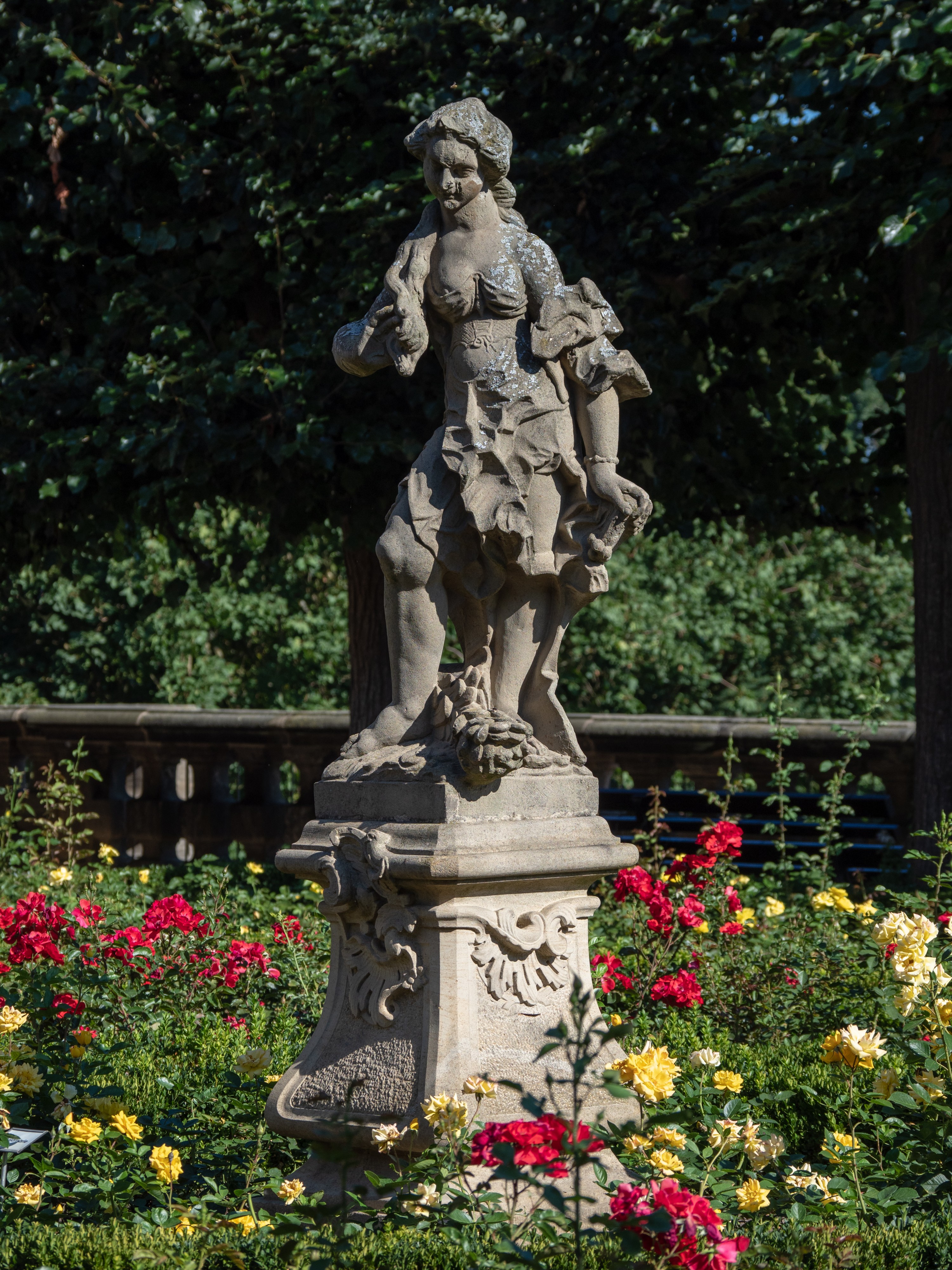 Rosengarten statue 7264809