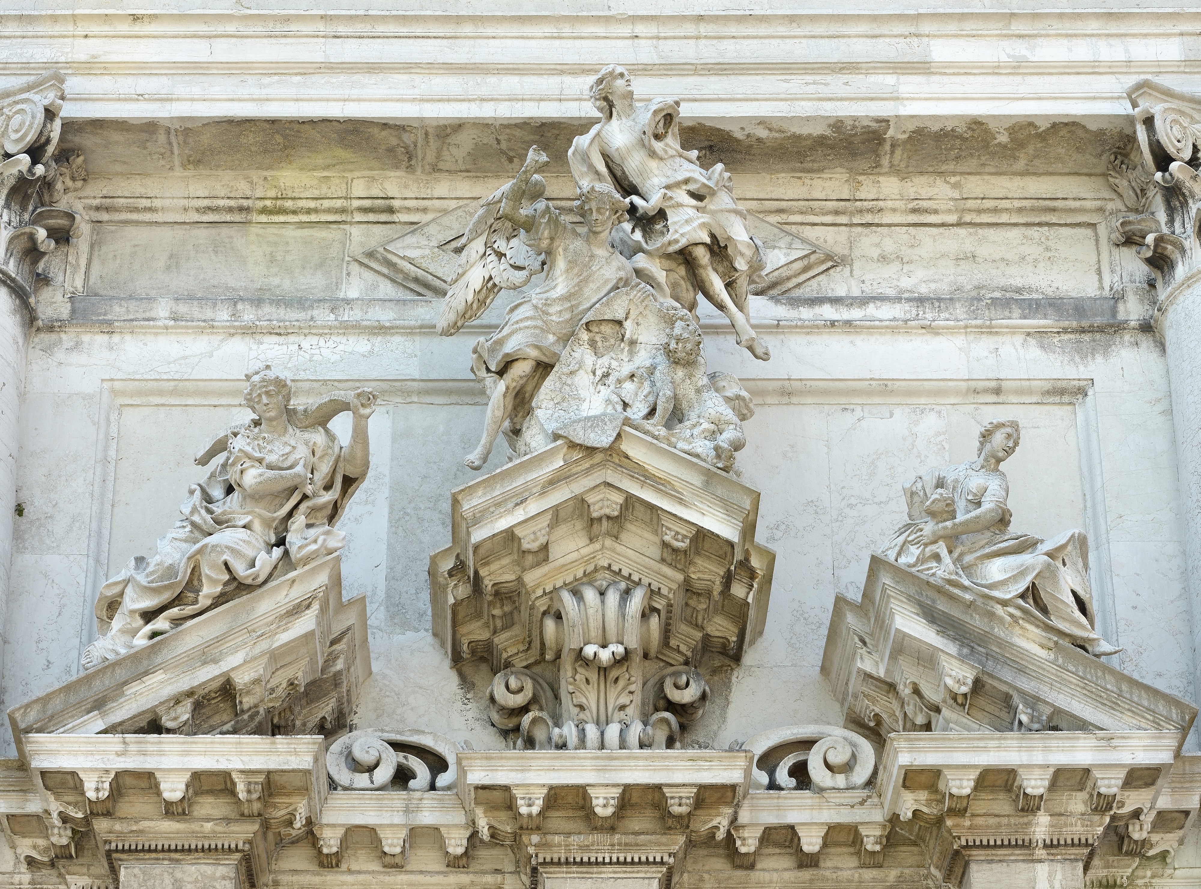 Sculptoreal group facade San Stae Venice